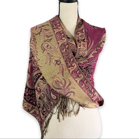 Paisley Print Metallic Gold and Magenta Tasseled Shawl - Picture 12 of 13